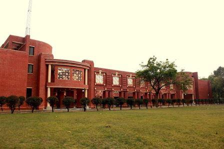 Indian Institute of Management Lucknow Gallery Photo 1 